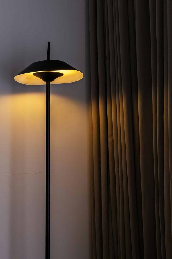Lampe de salon : vous pouvez commander un lampadaire